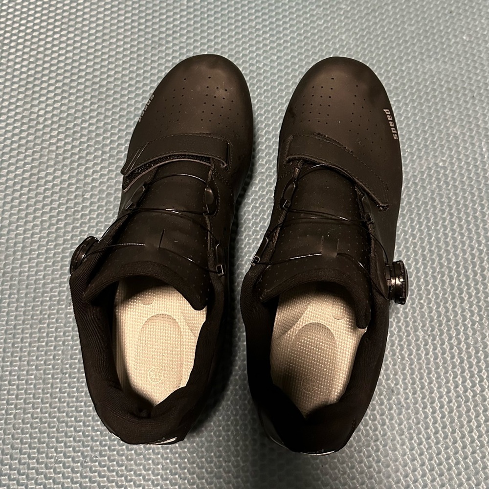 Peloton cycling shoes, size 45 M11